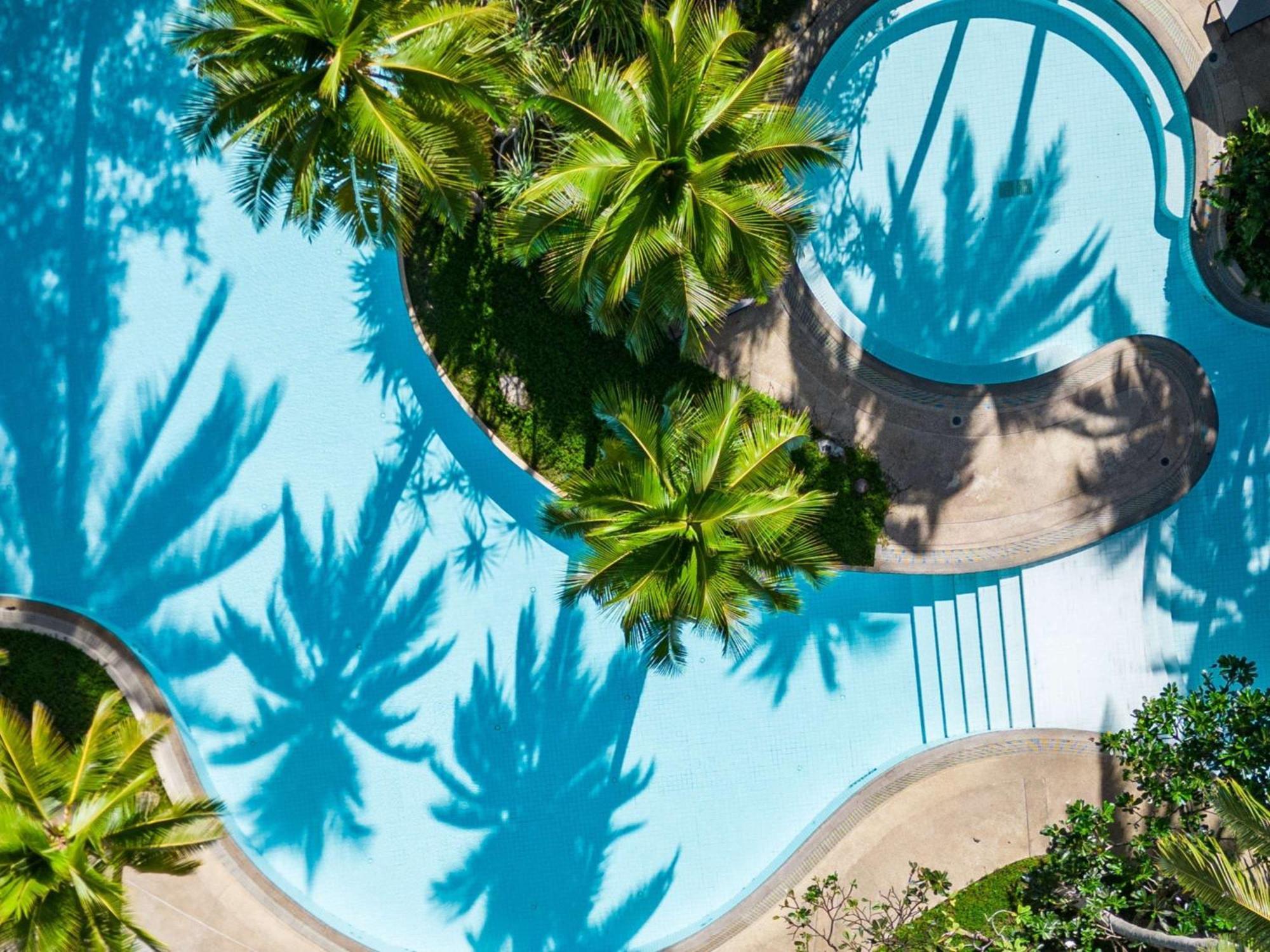 Pullman Phuket Karon Beach Resort מראה חיצוני תמונה The pool at the W South Beach
